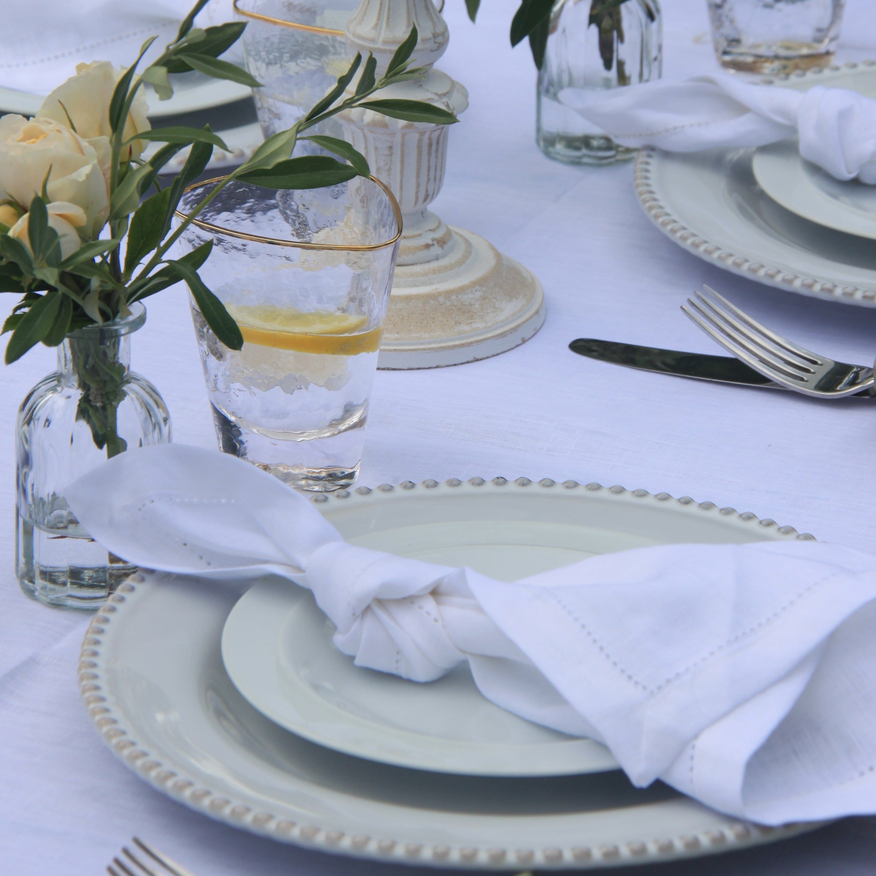 WHITE FRINGED LINEN TABLECLOTH