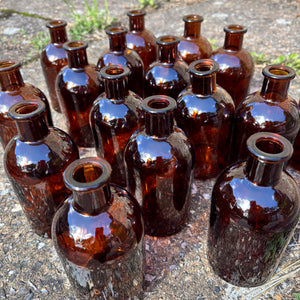Amber bud vases available for wedding tablescapes 