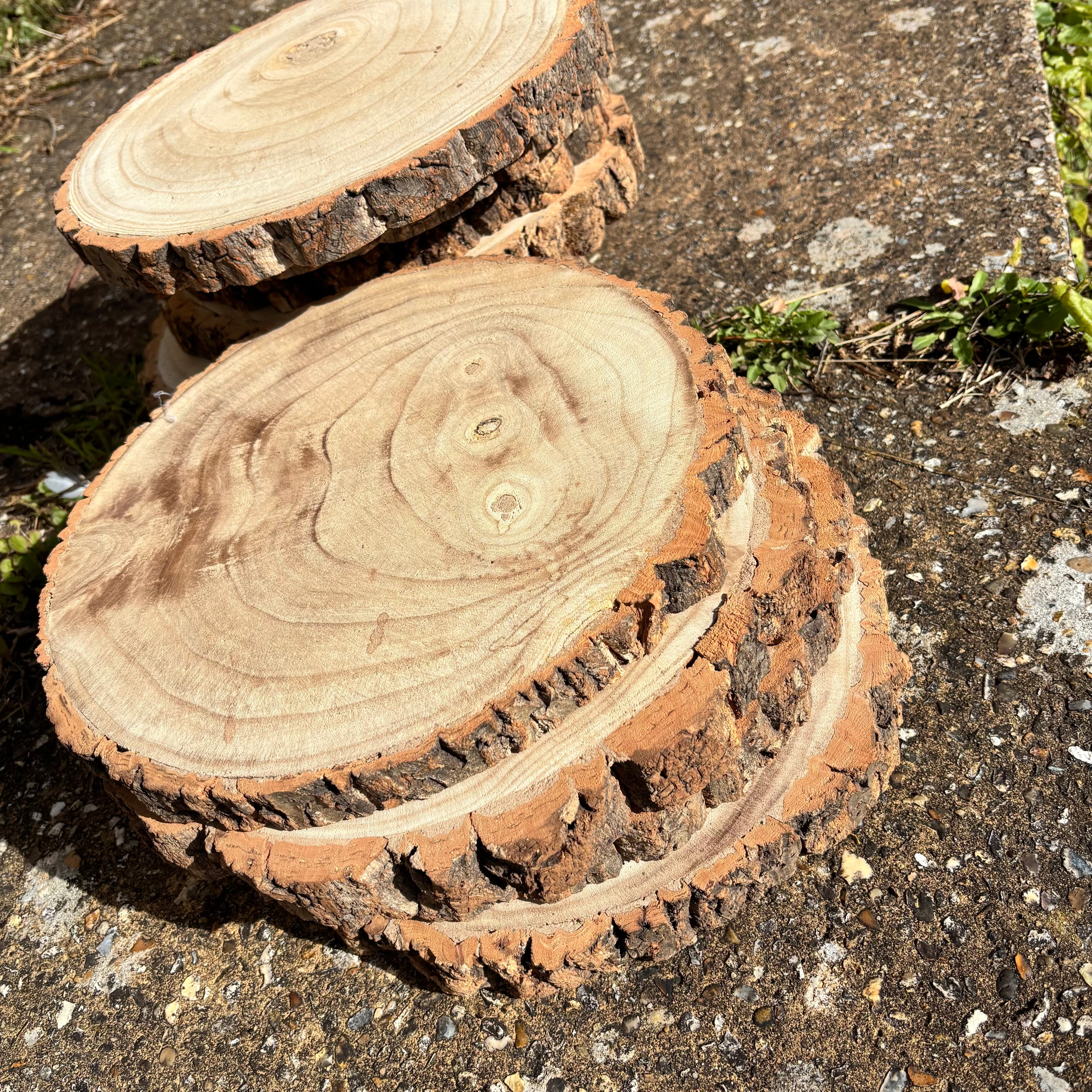 wooden rounds for wedding centrepieces