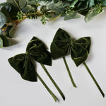 Load image into Gallery viewer, MOSS GREEN VELVET NAPKIN BOWS - Pair
